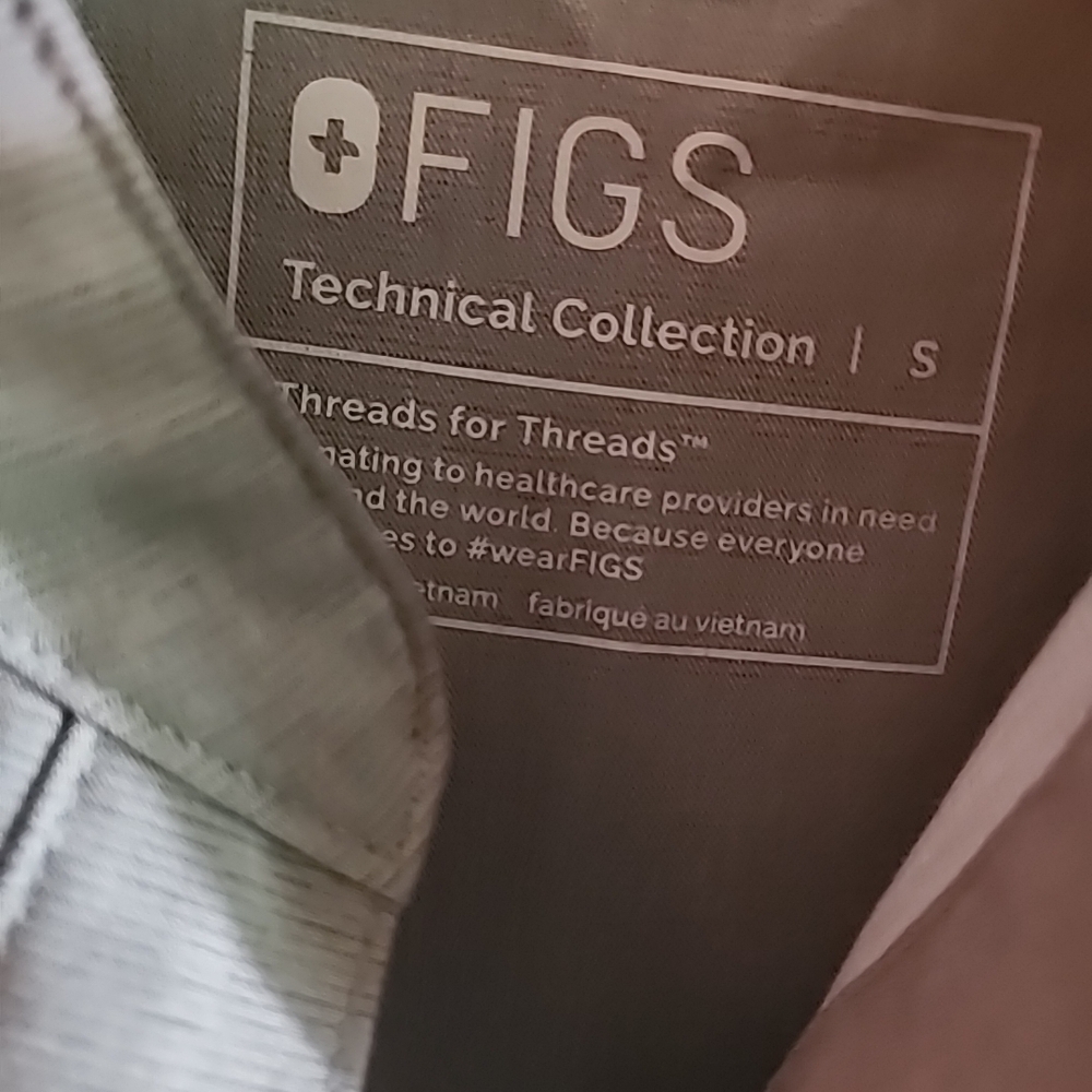 Figs Rafaela Oversized Dark Space Gray Scrub Top - Picture 5 of 6